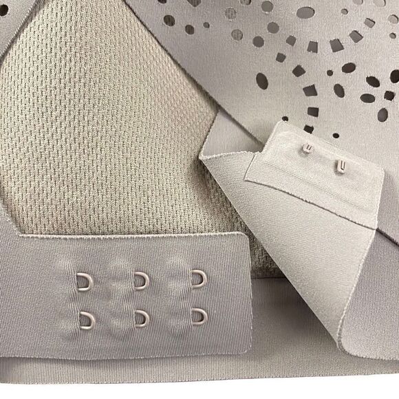 Victoria Sport ~ Mauve Sports Bra ~ size 32C - Picture 9 of 9